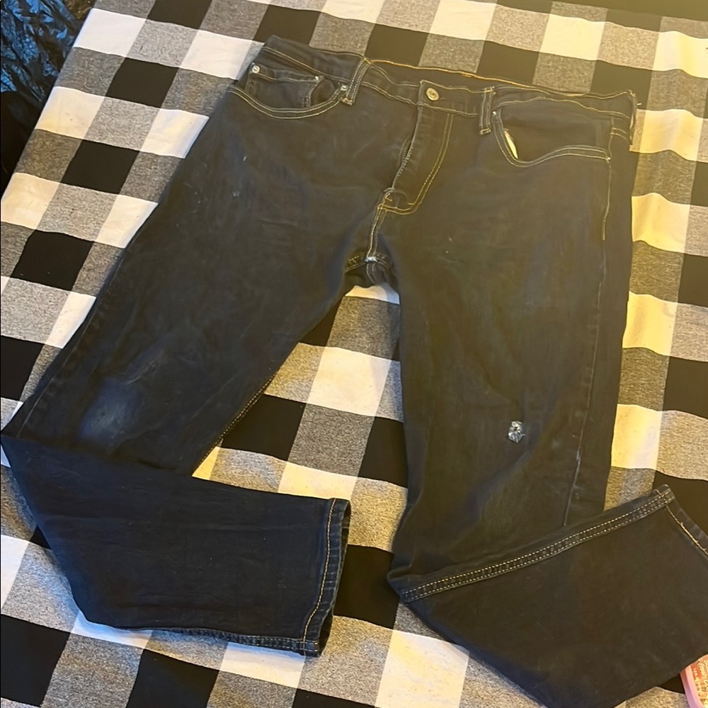Levi 512s Blue Slim Jean with Classic Design slight wear and tear pictured 36x30